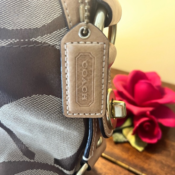 Vintage Coach bag with matching coin purse - Picture 3 of 16